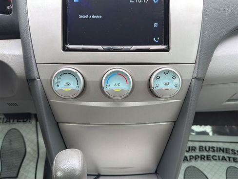 Used 2007 Toyota Camry LE FWD image 19