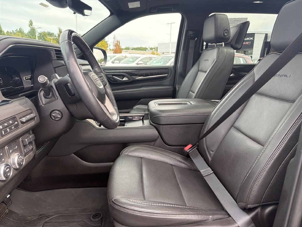 Certified 2023 GMC Yukon XL Denali w/ Denali Reserve Package AWD/4WD image 11