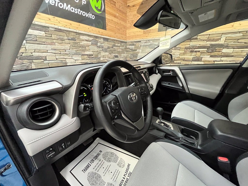 Used 2017 Toyota RAV4 XLE AWD/4WD image 15