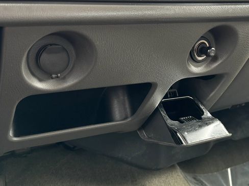 Used 2004 Chevrolet Silverado 1500 4x4 Extended Cab w/ Light Duty Power Package image 21