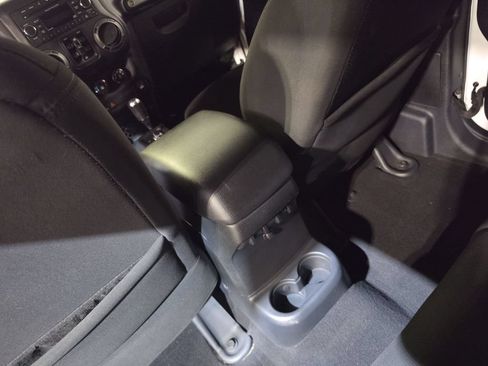 Used 2018 Jeep Wrangler Unlimited Sport S AWD/4WD image 21