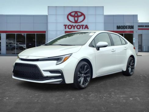 Used 2026 Toyota Corolla SE FWD image 1