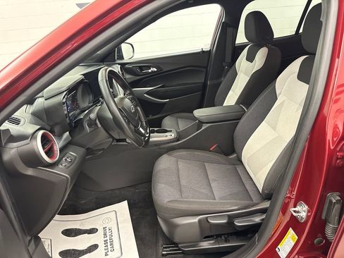 Used 2024 Chevrolet Trax RS FWD image 10