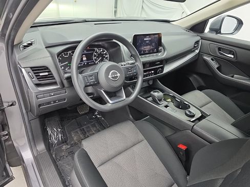 Used 2024 Nissan Rogue SV AWD/4WD image 11