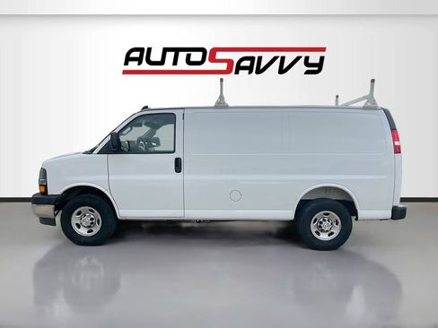Used 2025 Chevrolet Express 2500 w/ Driver Convenience Package RWD image 4