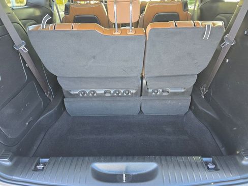 Used 2017 Chrysler Pacifica Limited image 16