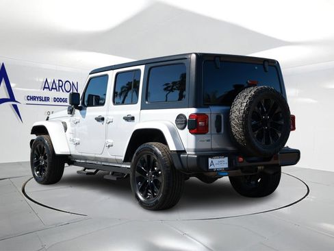 Used 2022 Jeep Wrangler Unlimited Sahara AWD/4WD image 2