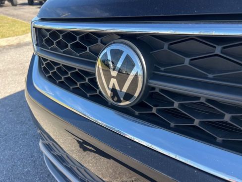 Used 2023 Volkswagen Taos SE image 11