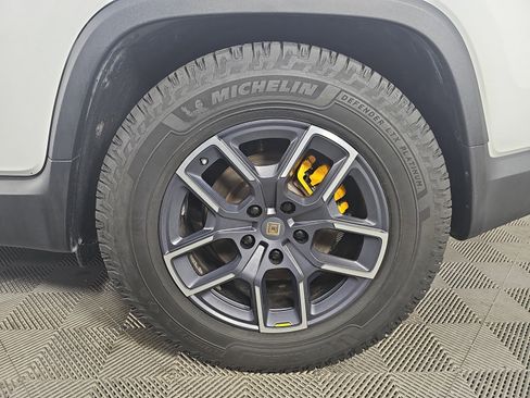 Used 2022 Rivian R1T Adventure image 10