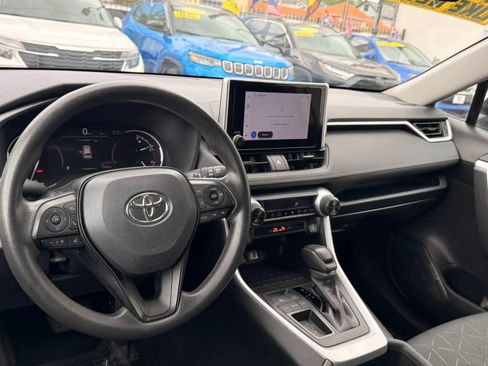 Used 2024 Toyota RAV4 XLE FWD image 17