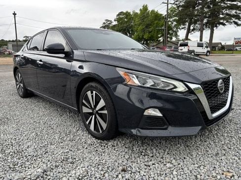Used 2022 Nissan Altima 2.5 SV FWD image 5