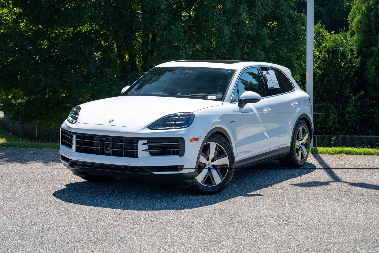 Certified 2026 Porsche Cayenne E-Hybrid AWD/4WD image 1