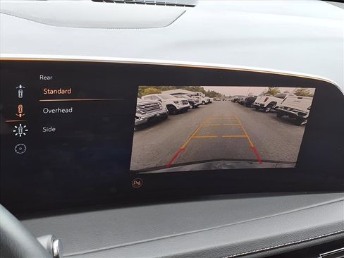 Used 2025 Cadillac XT4 Premium Luxury AWD/4WD image 15