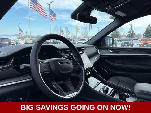 New 2025 Jeep Grand Cherokee Limited w/ Black Appearance Package image 28