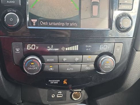 Used 2020 Nissan Rogue SL FWD image 25