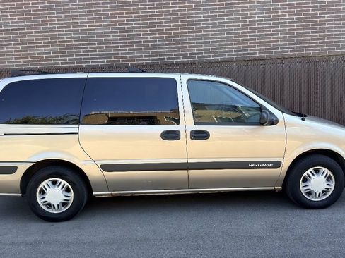 Used 2003 Chevrolet Venture LS w/ Convenience Package FWD image 1