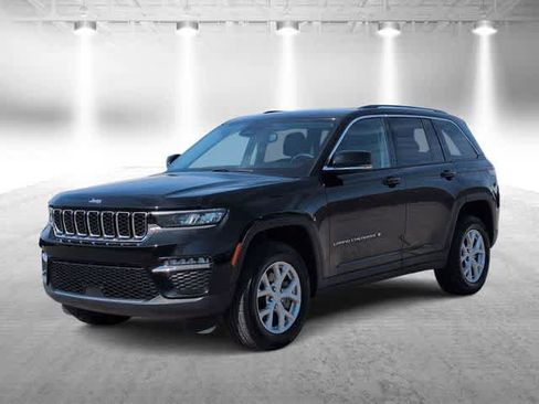 Used 2023 Jeep Grand Cherokee Limited AWD/4WD image 4