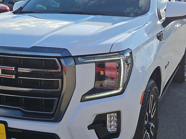 Used 2023 GMC Yukon AT4 w/ AT4 Premium Package AWD/4WD image 7