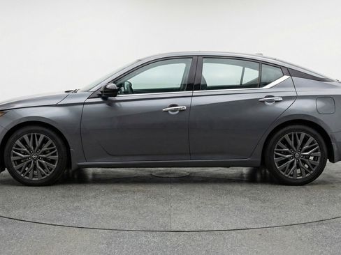 Used 2025 Nissan Altima 2.5 SV image 5
