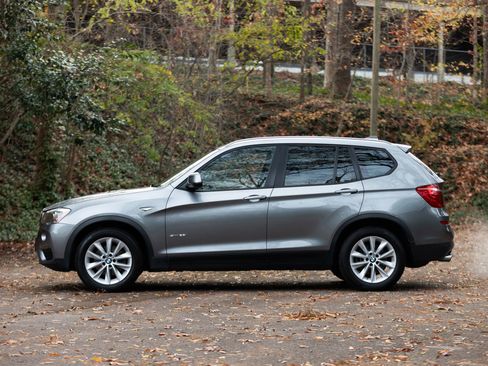 Used 2017 BMW X3 sDrive28i image 10