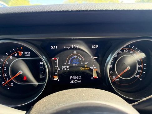 Used 2021 Jeep Gladiator Sport AWD/4WD image 11