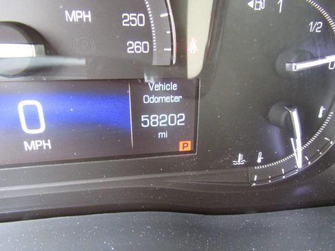Used 2019 Cadillac XT5 AWD image 18