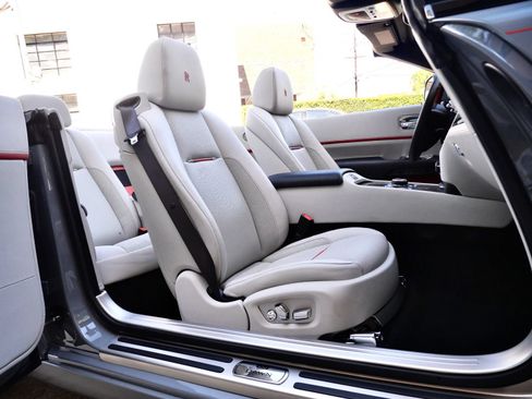 Used 2020 Rolls-Royce Dawn RWD image 30
