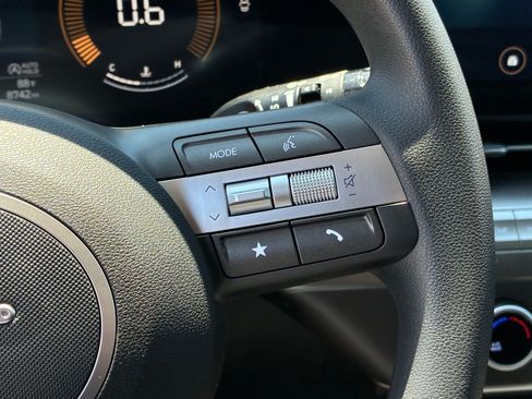 Certified 2025 Hyundai Kona SE AWD/4WD image 20