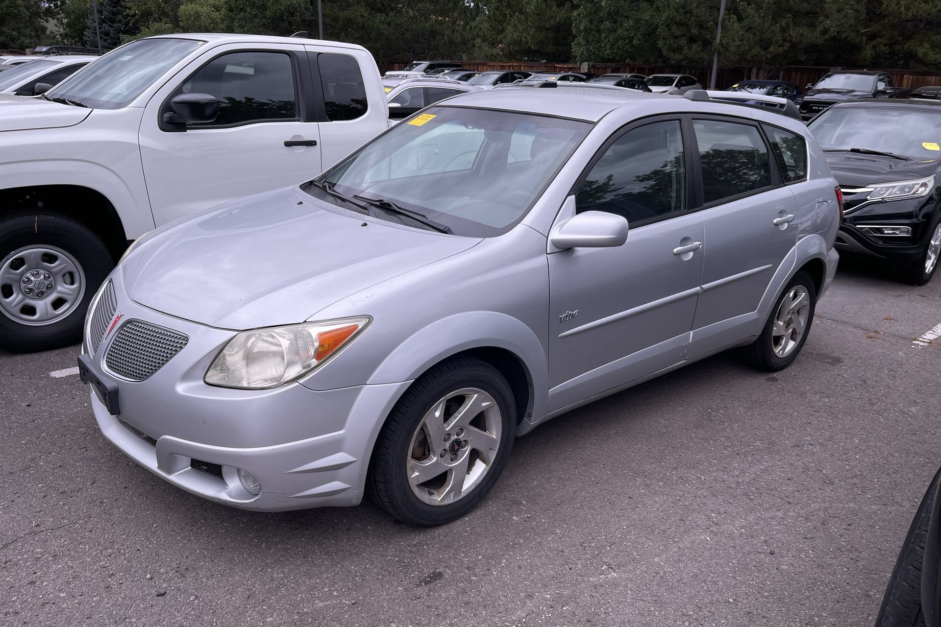 Used 2005 Pontiac Vibe w/ Power Group Value Package FWD image 2