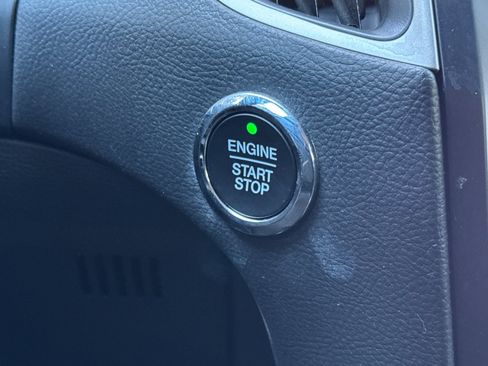 Used 2023 Ford Edge SEL image 25