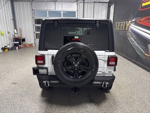 Used 2022 Jeep Wrangler Unlimited Sport image 18