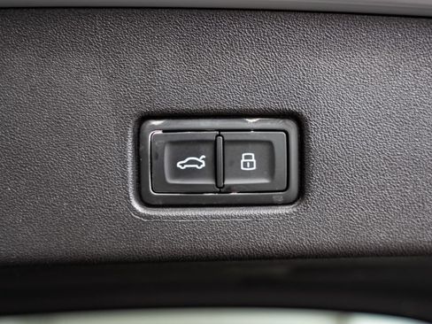 Used 2023 Audi Q4 e-tron Premium Plus w/ Premium Plus RWD image 22