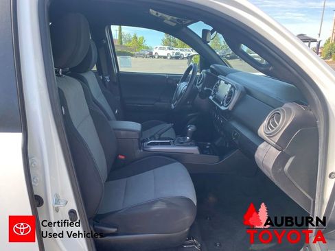 Certified 2022 Toyota Tacoma TRD Off-Road w/ Technology Package AWD/4WD image 18