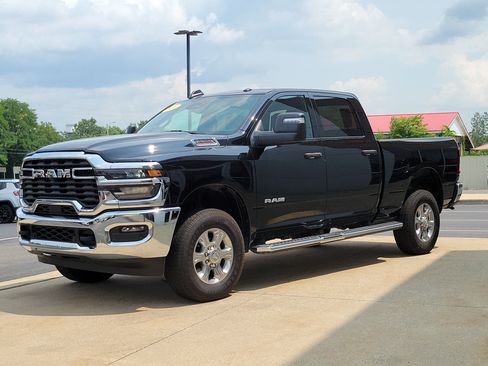 Used 2026 RAM 2500 Big Horn AWD/4WD image 2