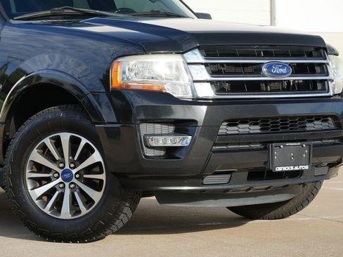 Used 2015 Ford Expedition XLT RWD image 18
