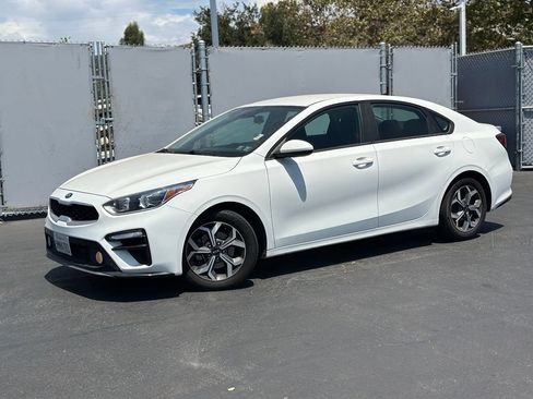 Used 2020 Kia Forte LXS FWD image 1