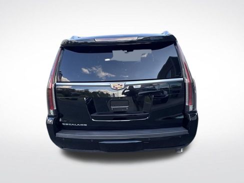 Used 2018 Cadillac Escalade Luxury AWD/4WD image 7