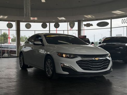 Used 2019 Chevrolet Malibu LT FWD image 3