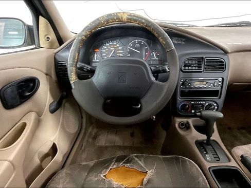 Used 2002 Saturn S-Series SL1 FWD image 6