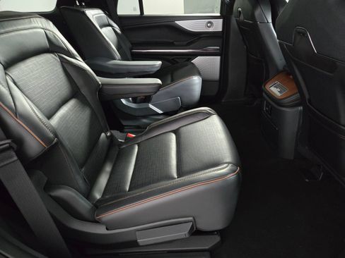 New 2027 Lincoln Navigator Black Label AWD/4WD image 19