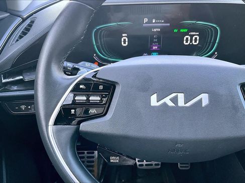 Used 2023 Kia Niro EX Touring FWD image 24