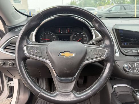 Used 2020 Chevrolet Malibu LT FWD image 27