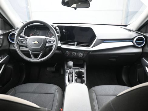 Used 2024 Chevrolet Trax LS w/ Driver Confidence Package FWD image 18