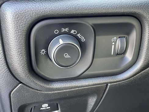 Used 2023 RAM 1500 Big Horn AWD/4WD image 19