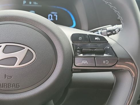 Used 2025 Hyundai Elantra Sport FWD image 26