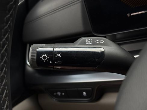 Used 2026 Kia Carnival FWD image 30