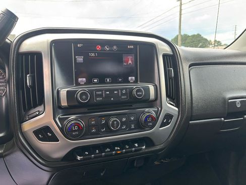 Used 2015 GMC Sierra 2500 SLE w/ SLE Preferred Package AWD/4WD image 18