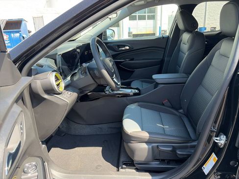 New 2026 Chevrolet Trax LT w/ Driver Confidence Package FWD image 14