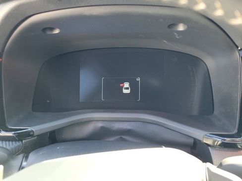 Used 2025 Toyota Camry SE w/ Convenience Package image 17