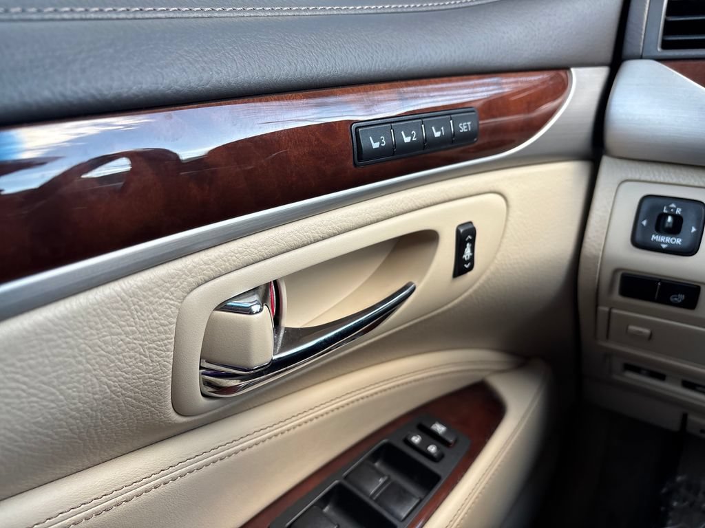 Used 2014 Lexus LS 460 w/ Comfort Package RWD image 22